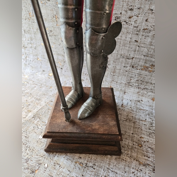 Vintage Metal Knight Standing Base To Tip 21in - Picture 4 of 6